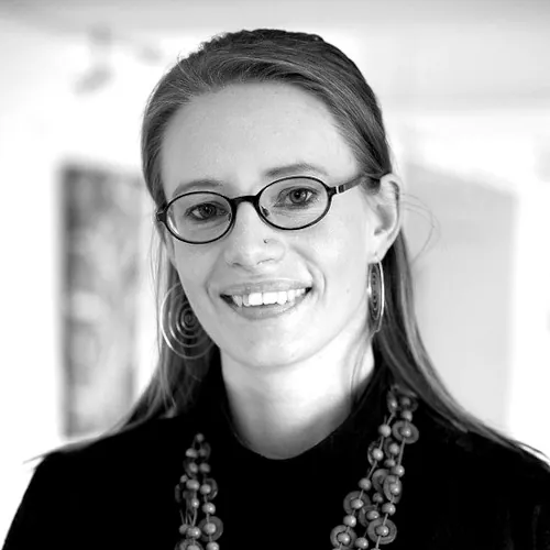 Katharina E. Höne